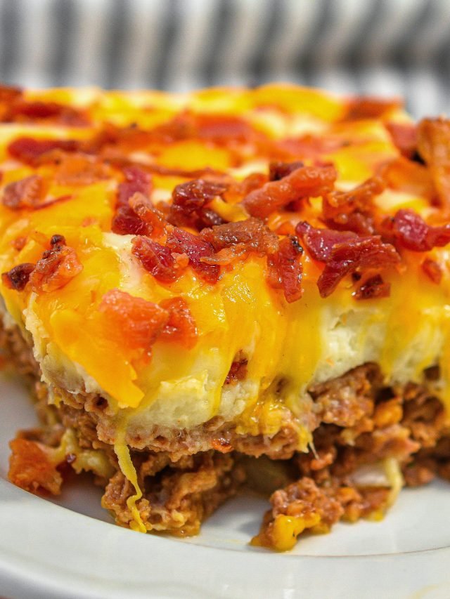 Cowboy Meatloaf and Potato Casserole 